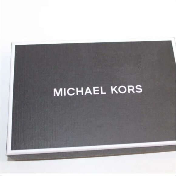 Michael Kors Camo Card Holder & Keychain Boxed Set - Picture 6 of 8